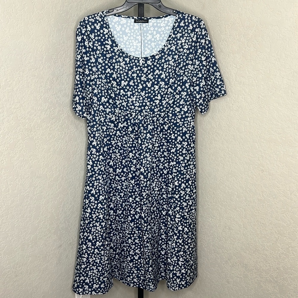745 - Just Fashion Now Amazon NWOT Blue/White Floral Mini Dress, Size Small